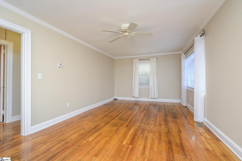 Property image 4 at 304 Pisgah Drive, Greenville, SC 29609