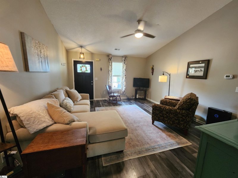 Property image 2 at 407 Shoally Brook Drive, Spartanburg, SC 29303