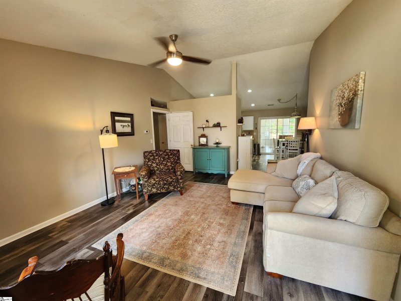 Property image 4 at 407 Shoally Brook Drive, Spartanburg, SC 29303