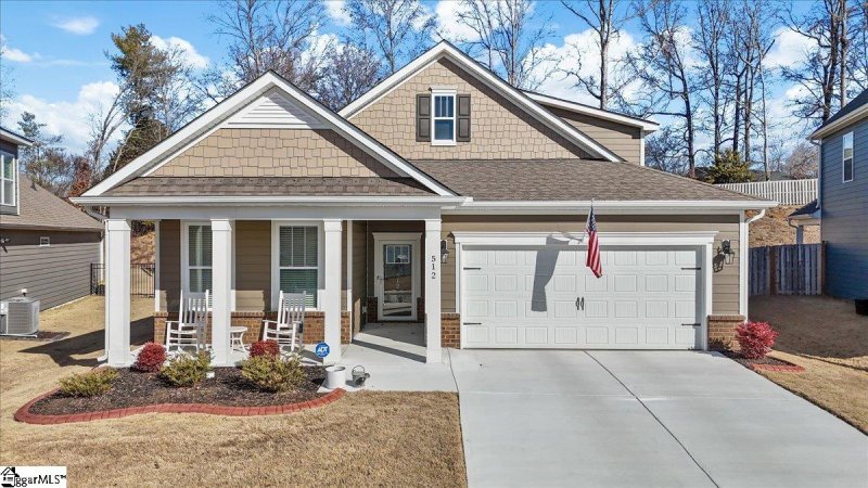 512 Raleighwood Lane