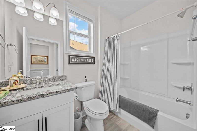 Property image 5 at 512 Raleighwood Lane, Simpsonville, SC 29681