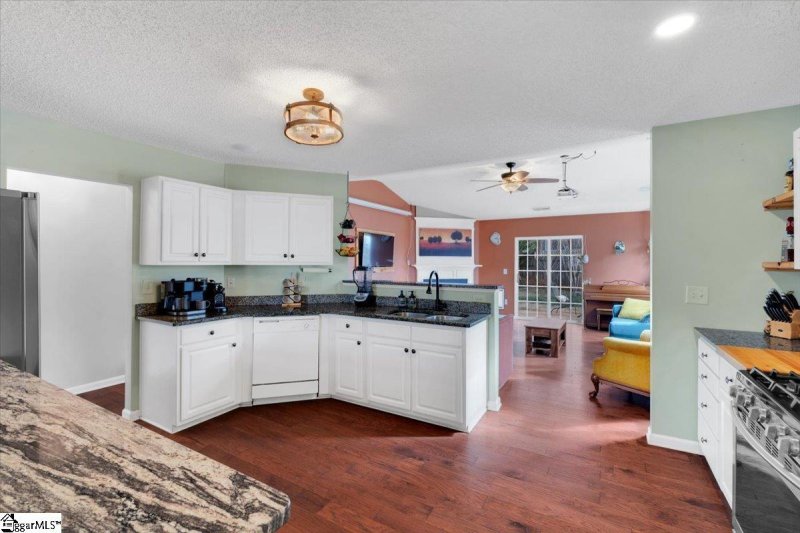 Property image 4 at 8 Palisades Way, Greenville, SC 29617