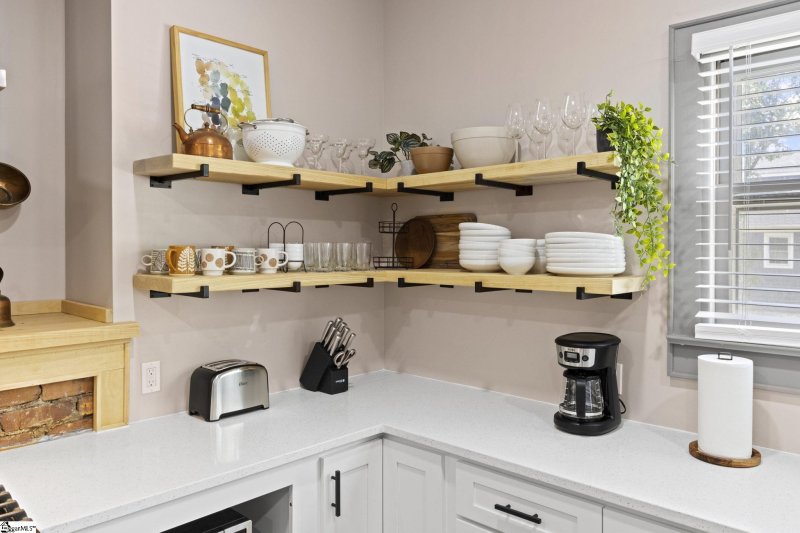 Property image 4 at 10 3rd Avenue, Greenville, SC 29611