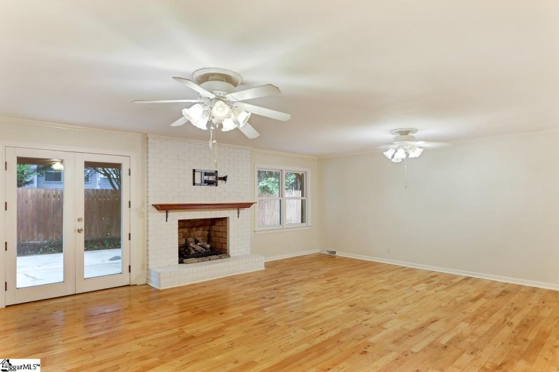 Property image 3 at 1 Maplecrest Drive, Greenville, SC 29615