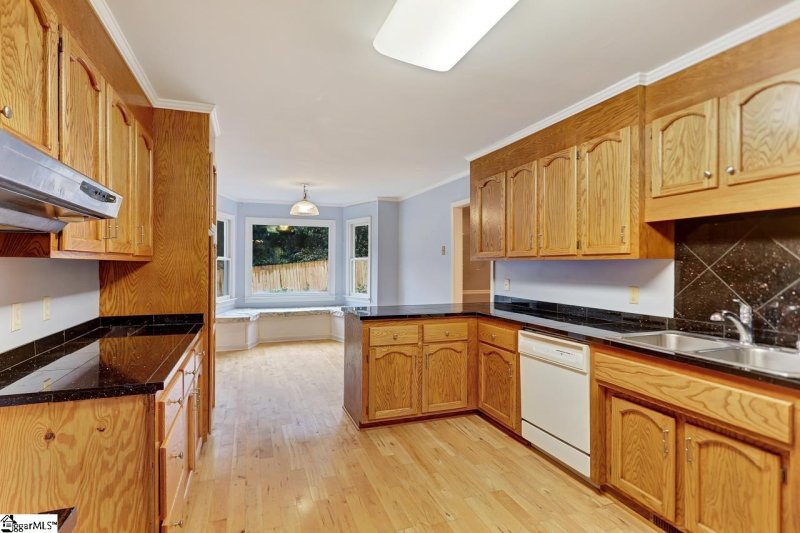 Property image 5 at 1 Maplecrest Drive, Greenville, SC 29615