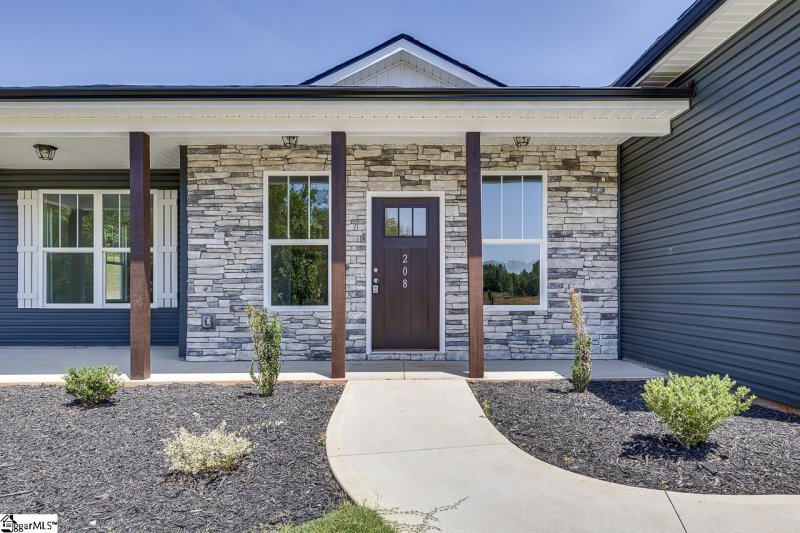 Property image 4 at 208 Legacy Lane, Pickens, SC 29671