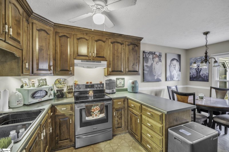 Property image 5 at 6 Charlwood Avenue, Piedmont, SC 29673
