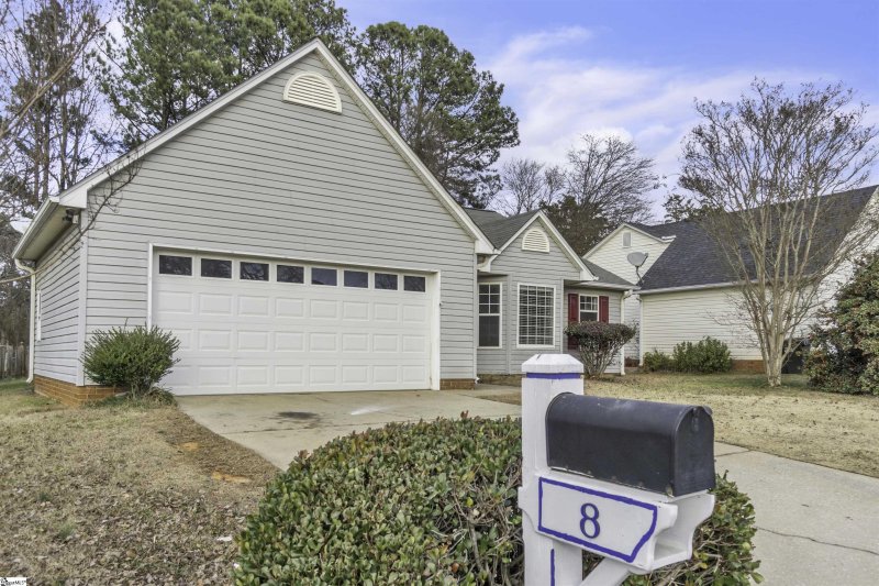 Property image 3 at 8 Clear Lake Drive, Simpsonville, SC 29680