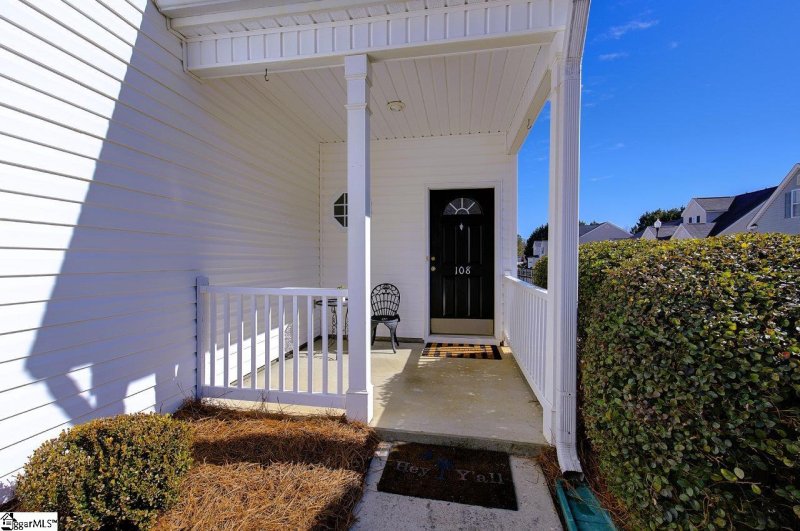 Property image 2 at 108 Ledgewood Way, Easley, SC 29642