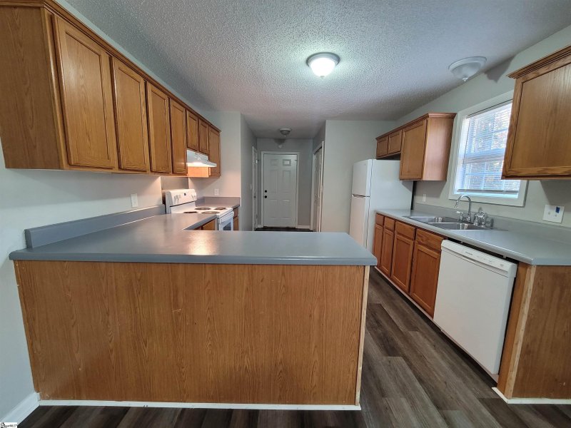 Property image 5 at 408 Palmetto Court, Greer, SC 29651