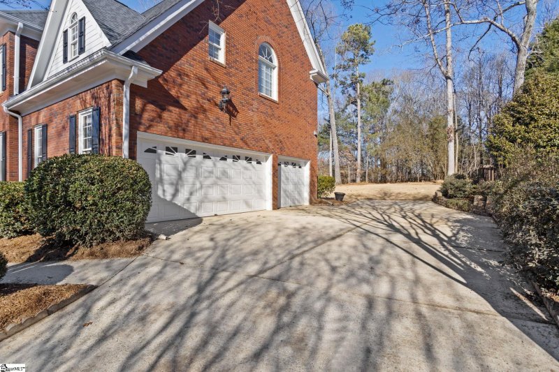 Property image 3 at 214 Winter Brook Lane, Simpsonville, SC 29681