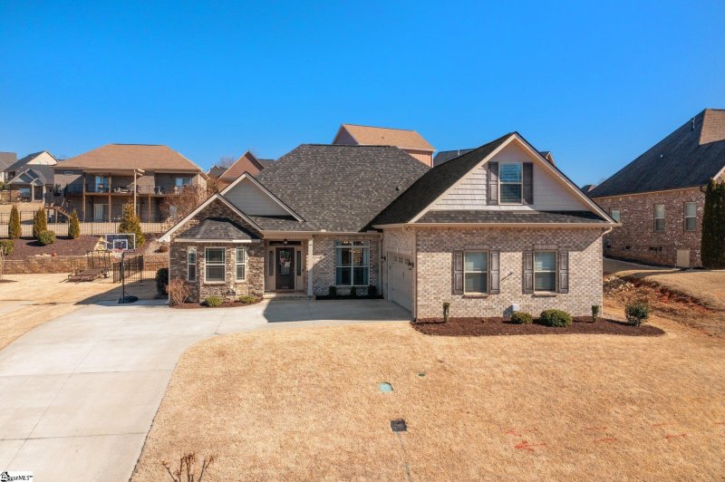 Property image 2 at 1018 Tuscany Drive, Anderson, SC 29621