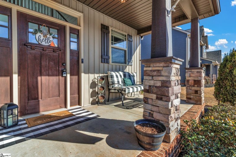 Property image 4 at 503 Turning Leaf Lane, Greer, SC 29651