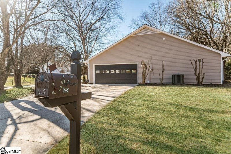 Property image 5 at 102 Burwood Drive, Simpsonville, SC 29681