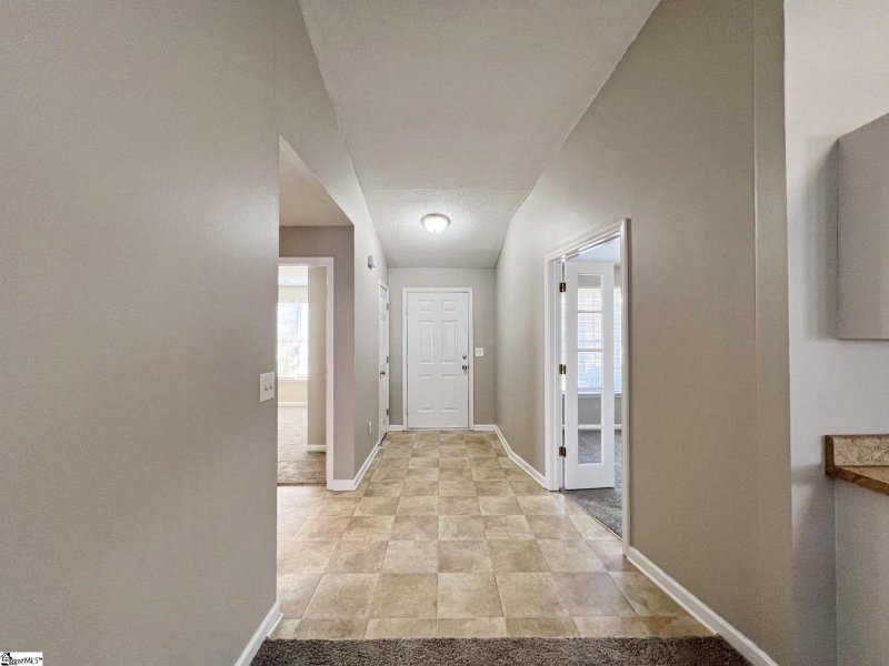 Property image 2 at 1 Fishing Run Court, Taylors, SC 29687