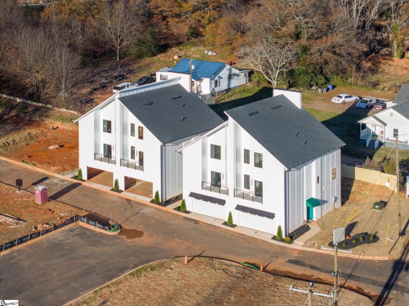 1004 Green Avenue