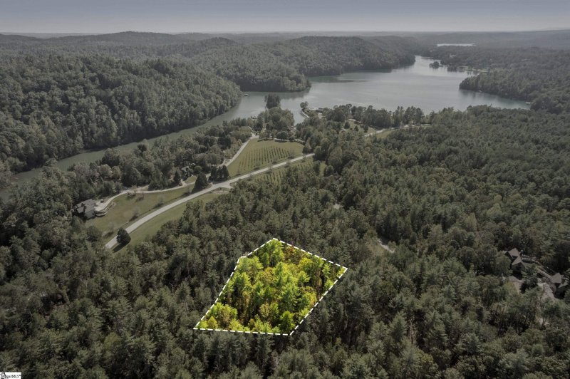 Property image 2 of 105 Chicory Lane in The Cliffs at Keowee Vineyards, Sunset, SC 29685