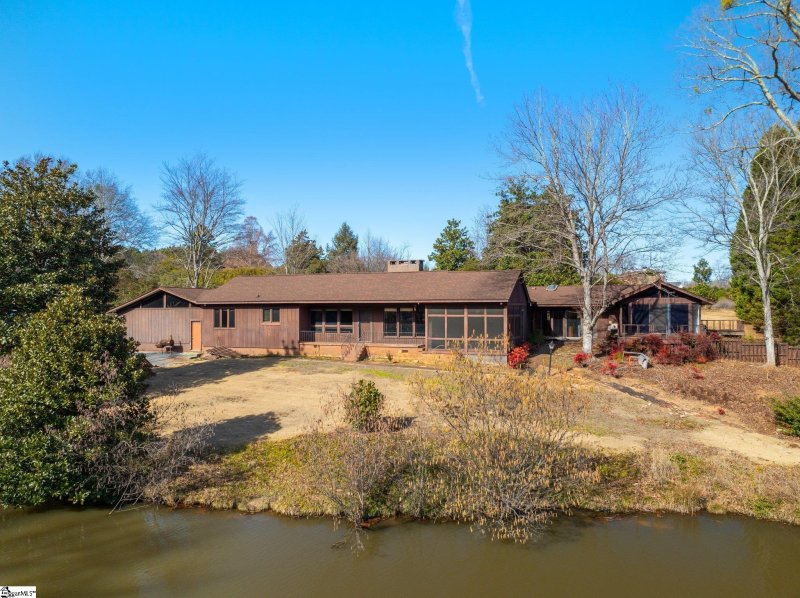 Property image 3 at 107 Raven Road, Greenville, SC 29615