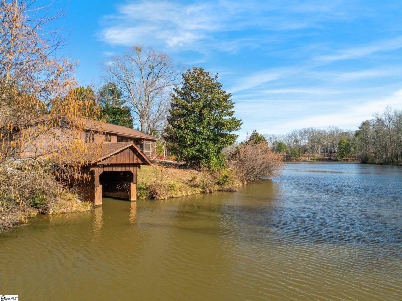 Property image 5 at 107 Raven Road, Greenville, SC 29615