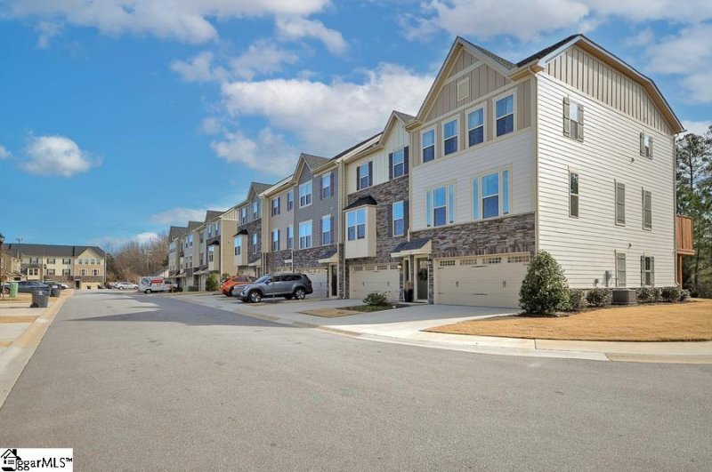 Property image 2 at 153 Eagle Wood Drive, Greenville, SC 29607