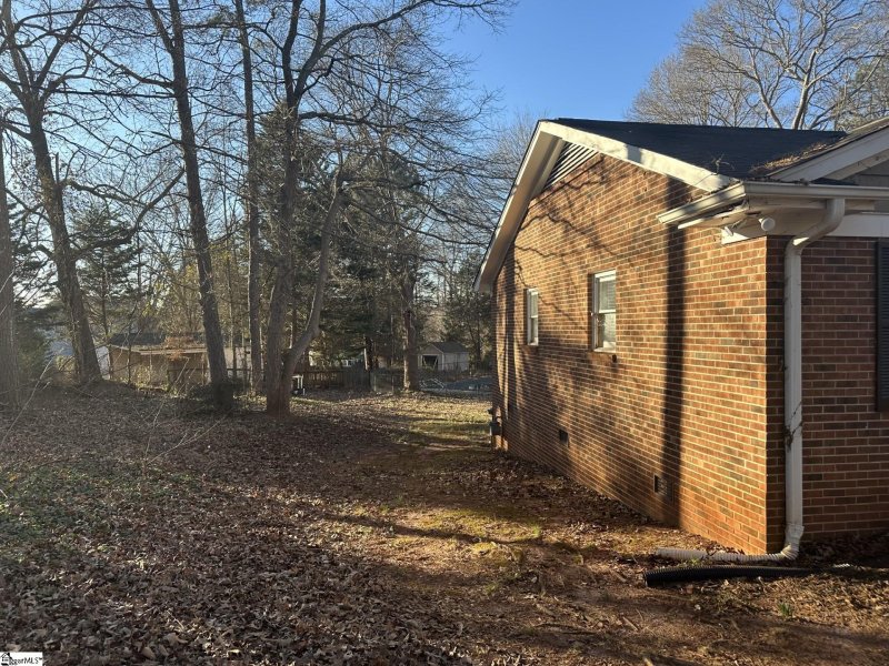 Property image 2 at 110 Newberry Court, Easley, SC 29642