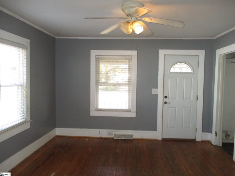 Property image 2 at 21 Brooks Avenue, Greenville, SC 29617