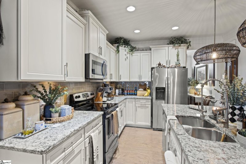 Property image 5 at 704 Daisy Hill Lane, Simpsonville, SC 29682