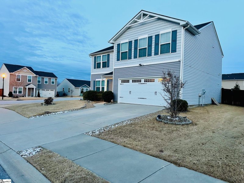 Property image 3 at 710 Braeswood Street, Greenville, SC 29617