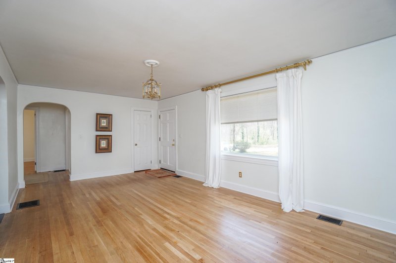 Property image 4 at 303 High Valley Boulevard, Greenville, SC 29605