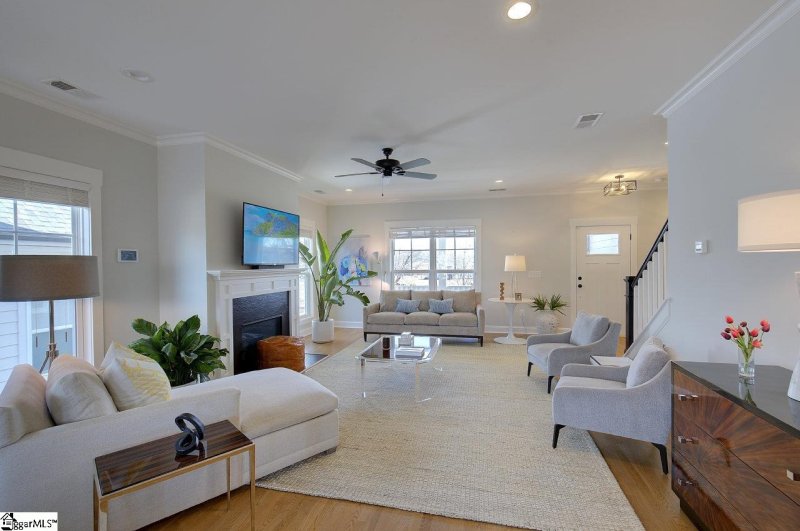 Property image 5 at 10 S Textile Avenue, Greenville, SC 29611