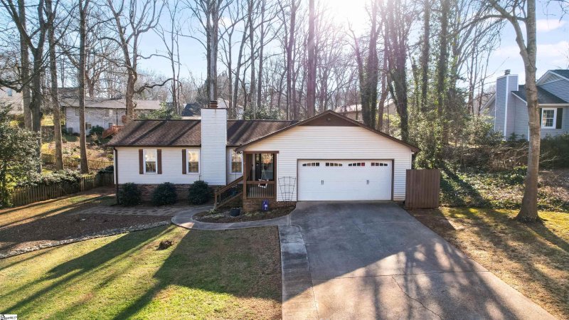 Property image 2 at 209 Saratoga Drive, Greer, SC 29650