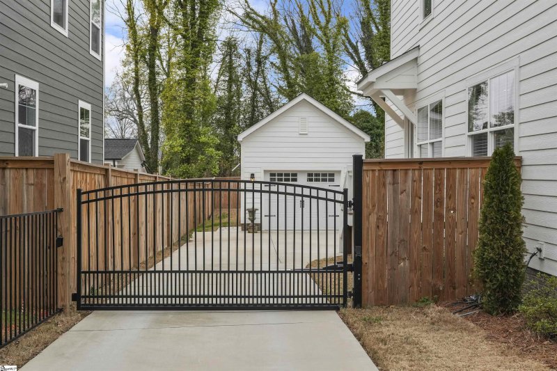 Property image 4 at 207 Pinckney Street, Greenville, SC 29601