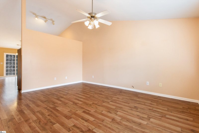 Property image 4 at 574 Duncan Station Drive, Duncan, SC 29334