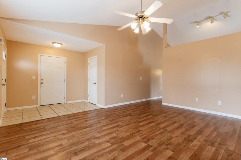 Property image 5 at 574 Duncan Station Drive, Duncan, SC 29334