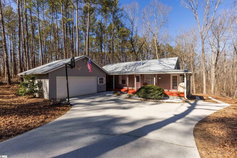 Property image 3 at 712 Kingswood Drive, Westminster, SC 29693