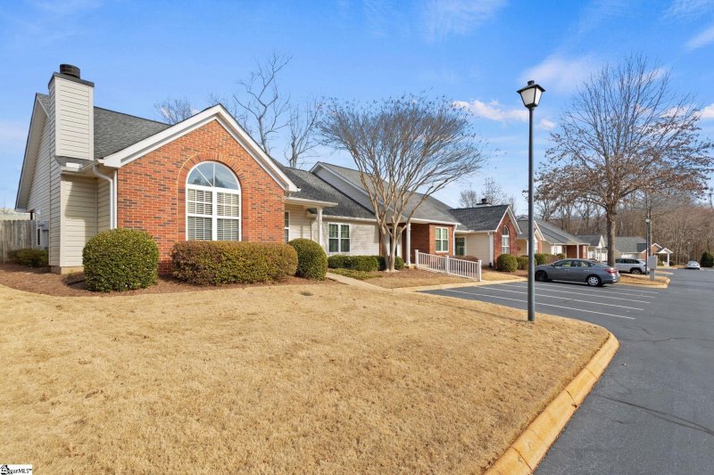 Property image 4 at 35 Bailess Court, Greer, SC 29650