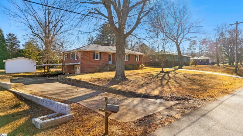 Property image 4 at 209 Arrowhead Circle, Spartanburg, SC 29301