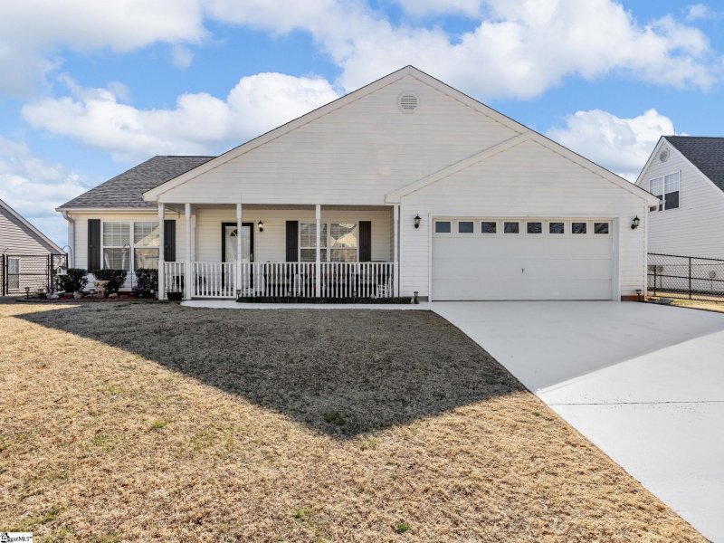 Property image 2 at 326 Bright Wick Court, Boiling Springs, SC 29316-9614