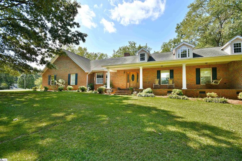 Property image 3 at 400 Dove Hill Circle, Easley, SC 29640