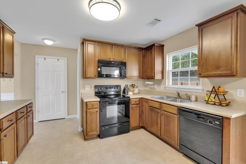 Property image 4 at 400 Chartwell Drive, Greer, SC 29650