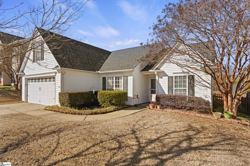 Property image 2 at 215 Crestwood Court, Easley, SC 29642