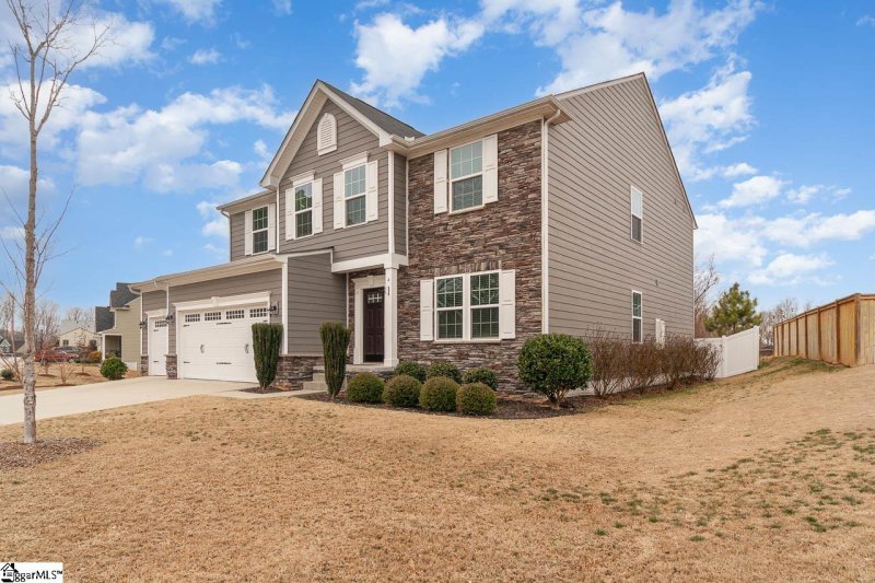 Property image 3 at 4 Fawn Hill Drive, Simpsonville, SC 29681