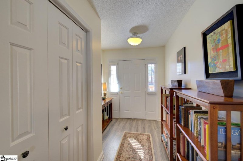 Property image 4 at 321 Woodruff Park Lane, Simpsonville, SC 29615