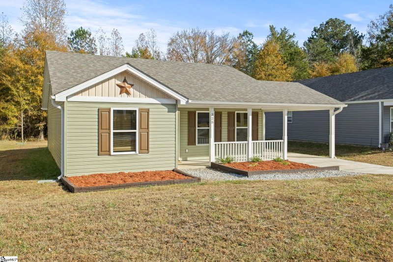 Property image 2 at 325 Dillon Drive, Clinton, SC 29325