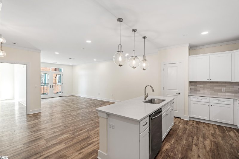 Property image 2 at 98 E McBee Avenue, Greenville, SC 29601