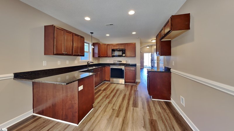 Property image 3 at 180 Dellwood Drive, Spartanburg, SC 29301-5021