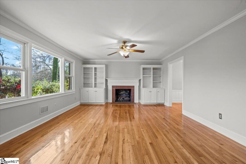 Property image 4 at 215 Dellwood Drive, Greenville, SC 29609