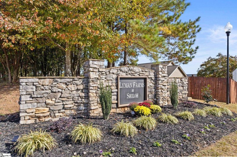 Property image 4 at 135 W Pyrenees Drive, Lyman, SC 29365