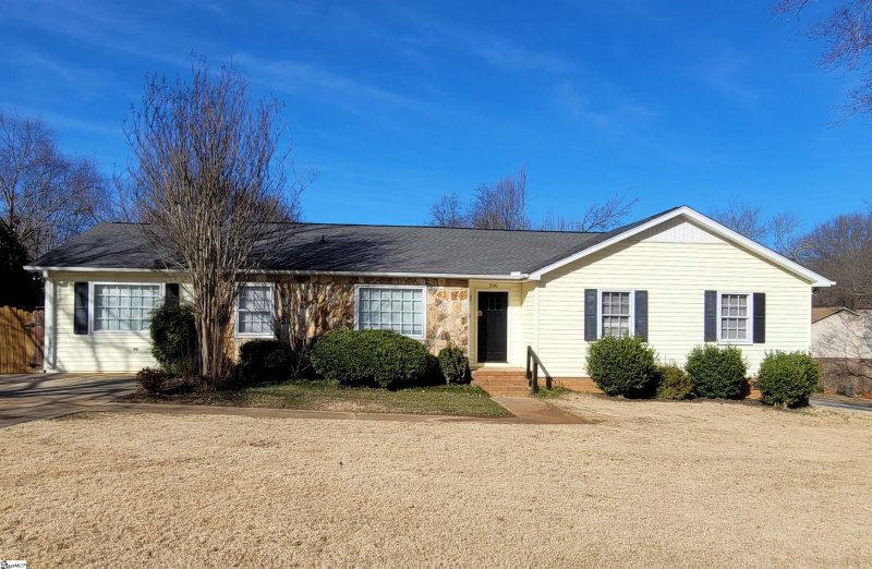 200 Hedgewood Terrace