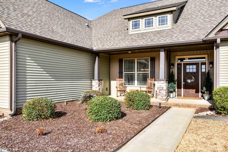 Property image 4 at 216 Amber Oaks Drive, Greer, SC 29651